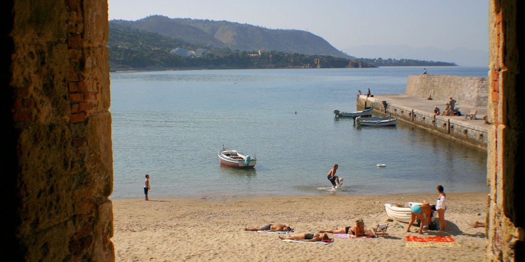 The beach at Suites sul Molo