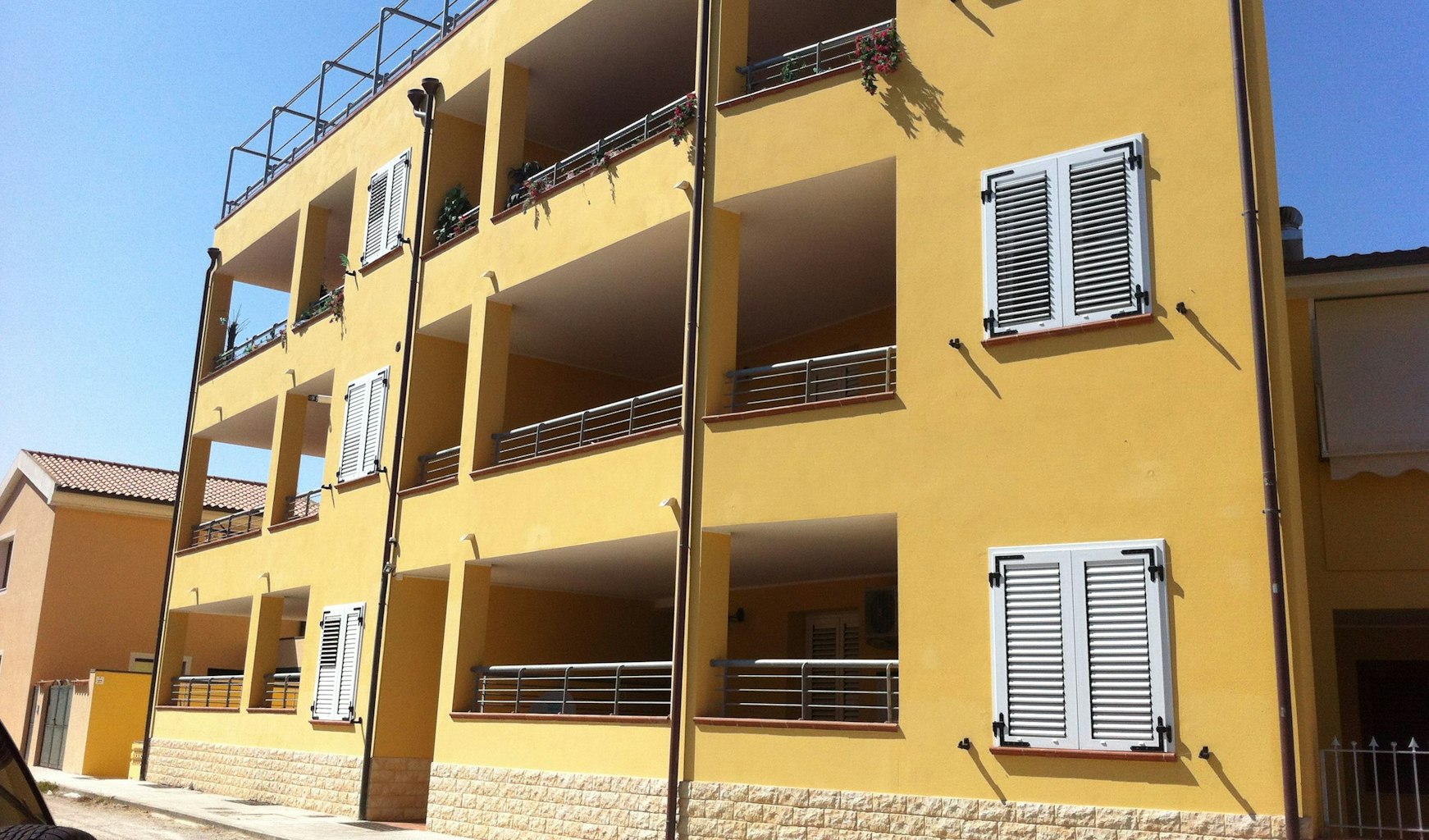 Modern Apartments In Alghero Sardinia with Simple Decor