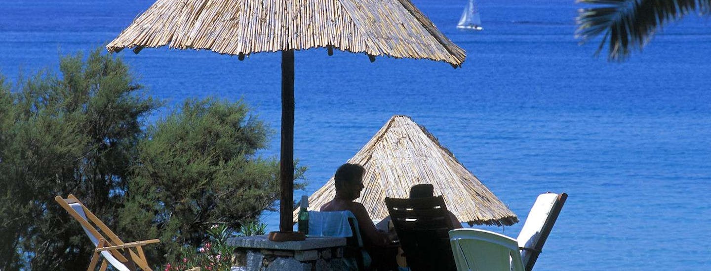 Billige last minute rejser, restpladser og afbudsrejser til Sardinien | Under parasollerne på Sardinien