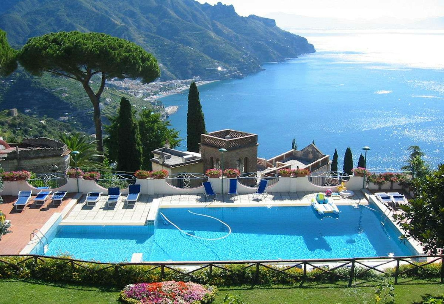 Rent a villa on the Amalfi Coast with Initalia