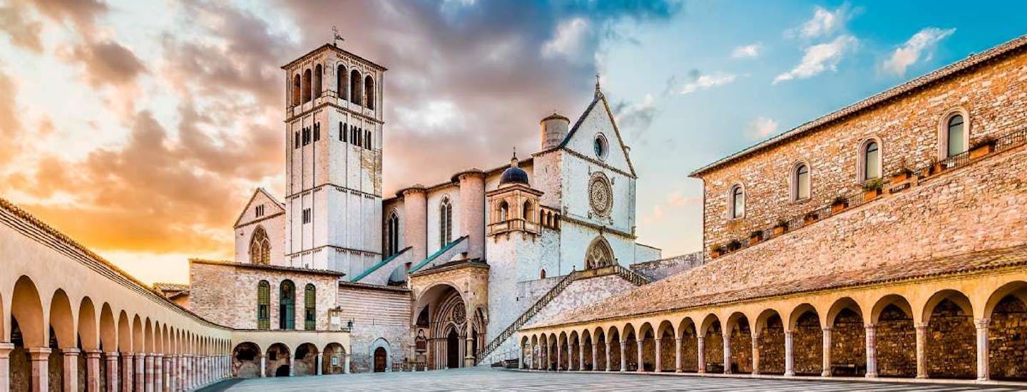 Umbrien Utflykter och Guidade turer | Utflykter i Umbrien skulle t.ex. kunna inkludera St. Francis Basilikan i Assisi