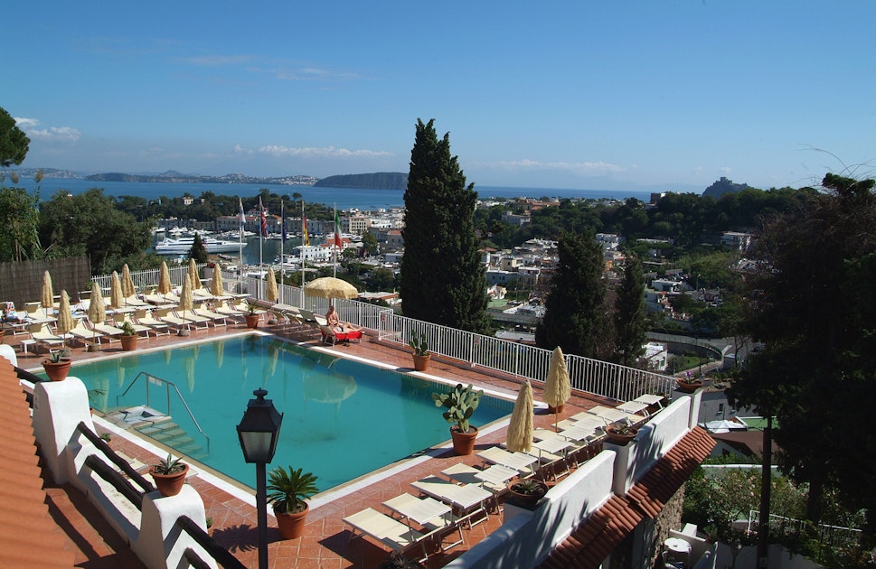 Остров Искья: лучшее место для лечения и отдыха