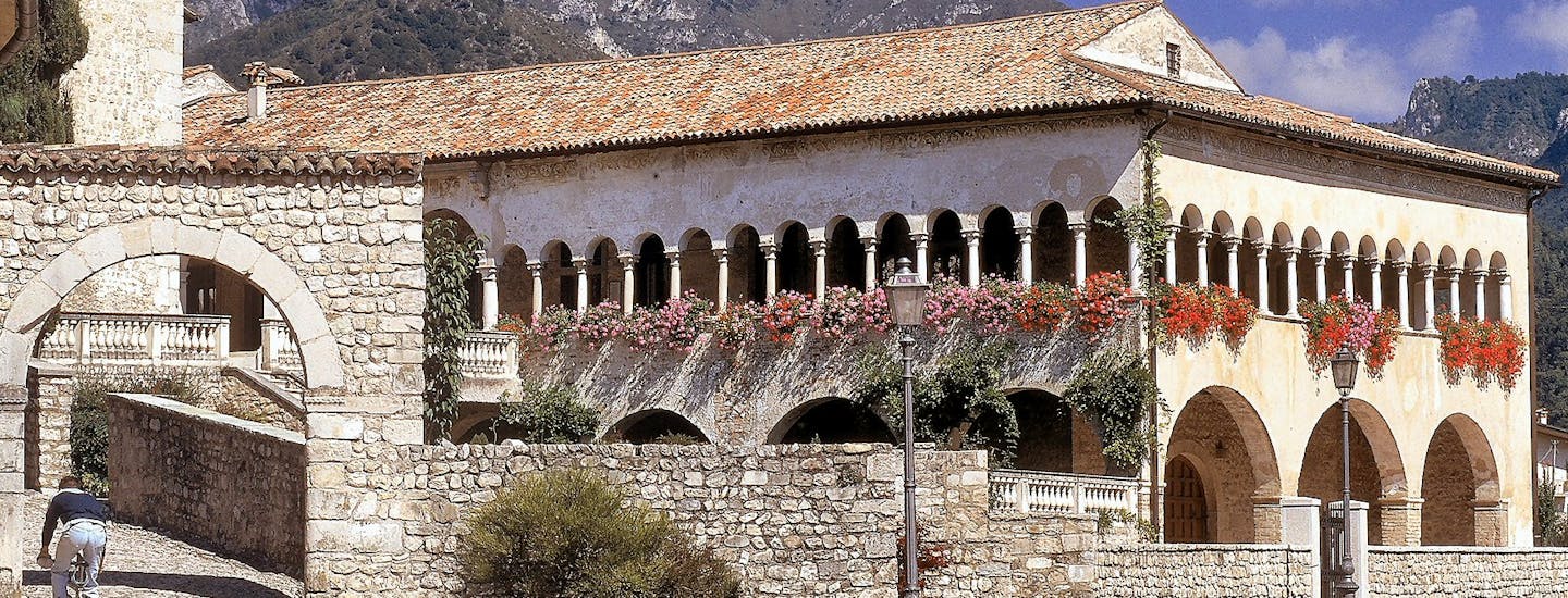 Det gamla klostret i Follina