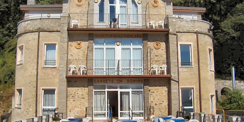 Upper part of the hotel