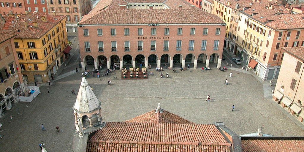 The region's many cultural cities have impressive piazzas