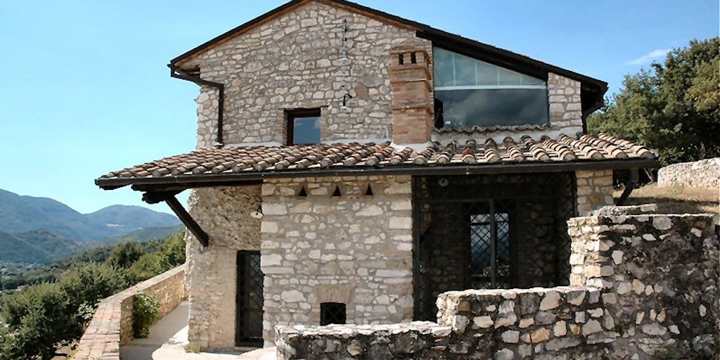 La villa abrite les Suites Prato (Pelouse) et Fuoco (Feu).