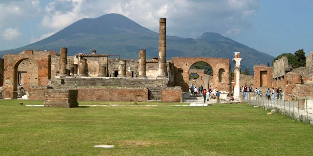 Les ruines de Pompéi et le Vésuve