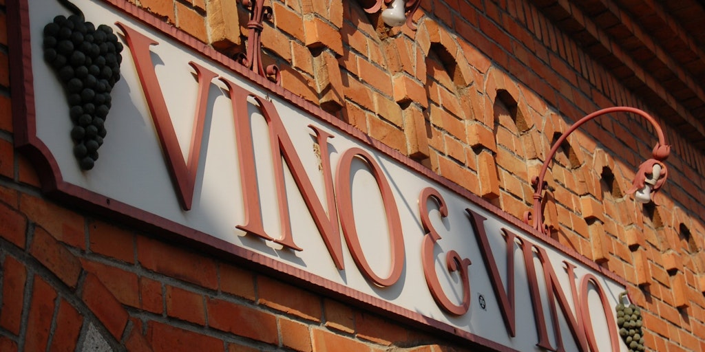 Signs of the wine's importance in the city