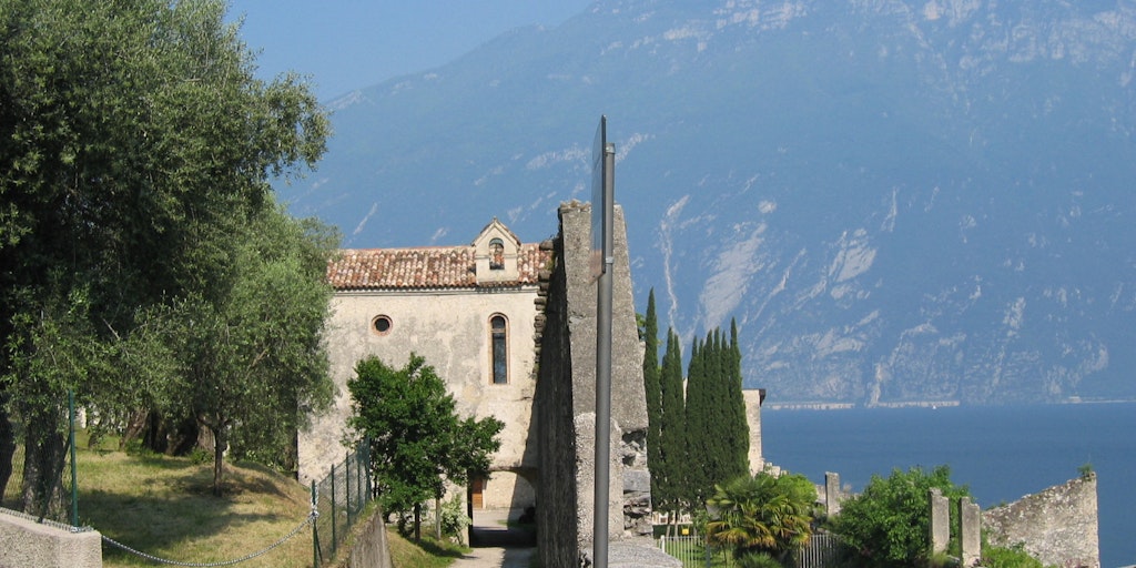 Der Friedhof außerhalb von Limone sul Garda