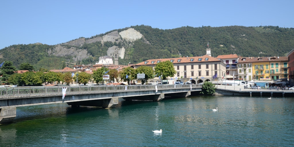 Le pont qui relie Paratico et Sarnico