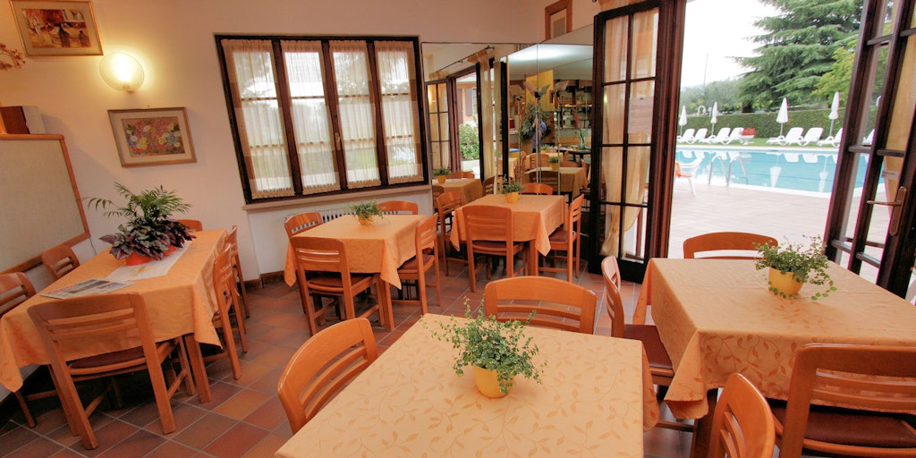 The cafe at the residence