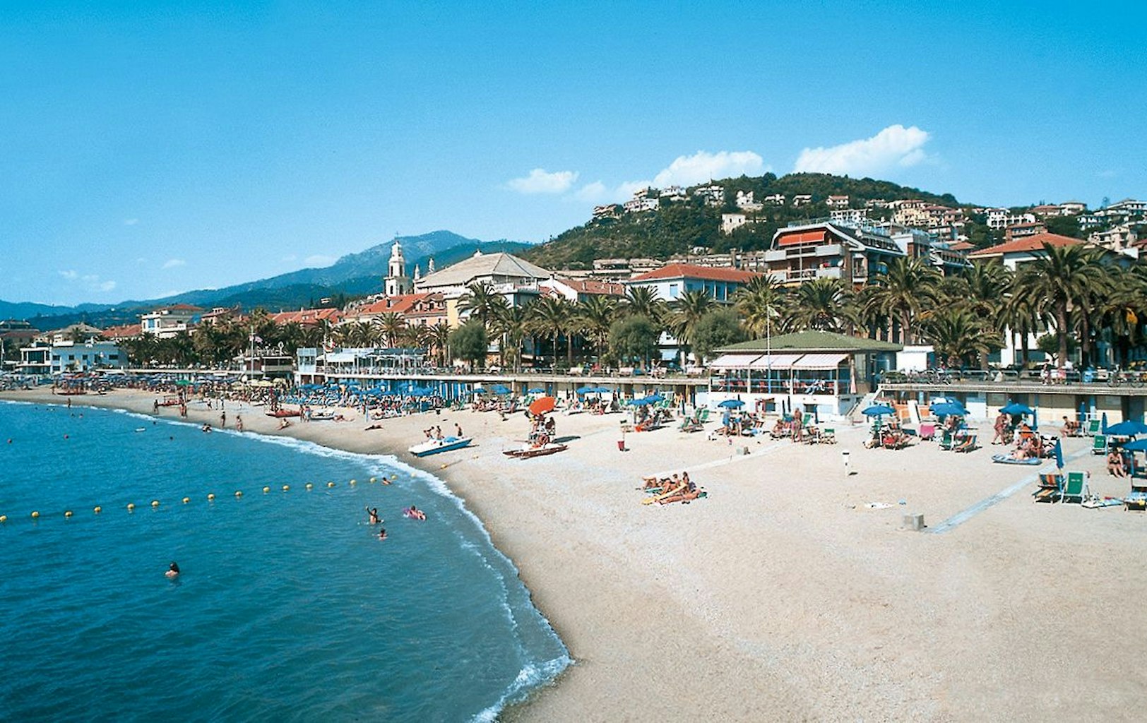 Pietra Ligure Ligurien ferie Book hotel