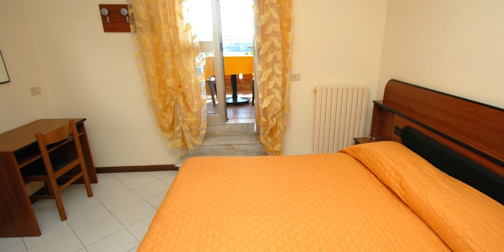 Double room with terrace near the reception