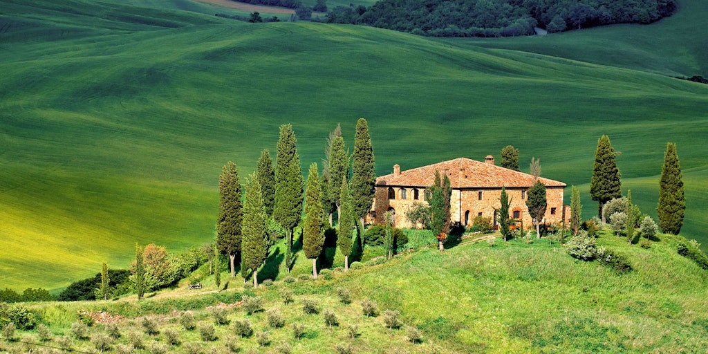 The familiar, hilly and green Tuscan countryside